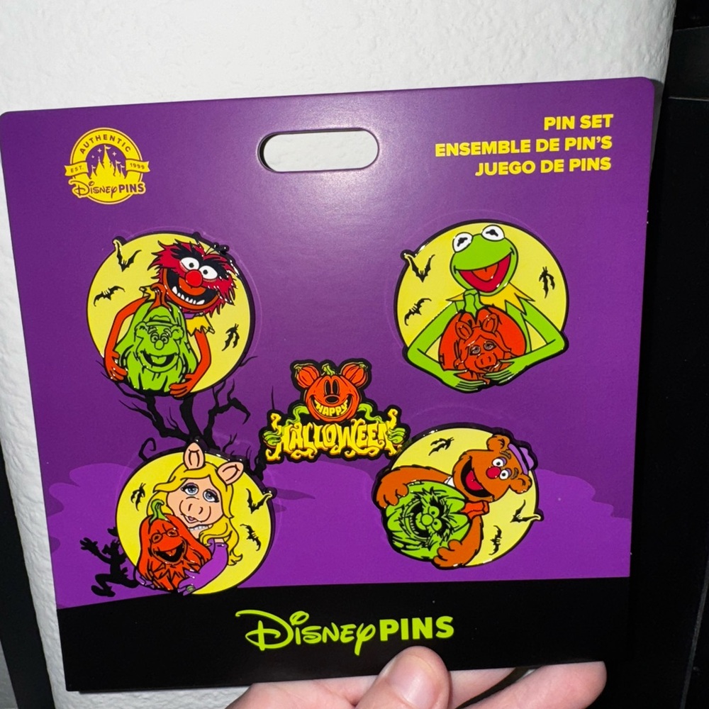 Disney Halloween Pin Set muppets